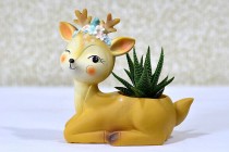 Sitting Deer Resin Planter Pot, Multicolour, 12.5 x 13 cm